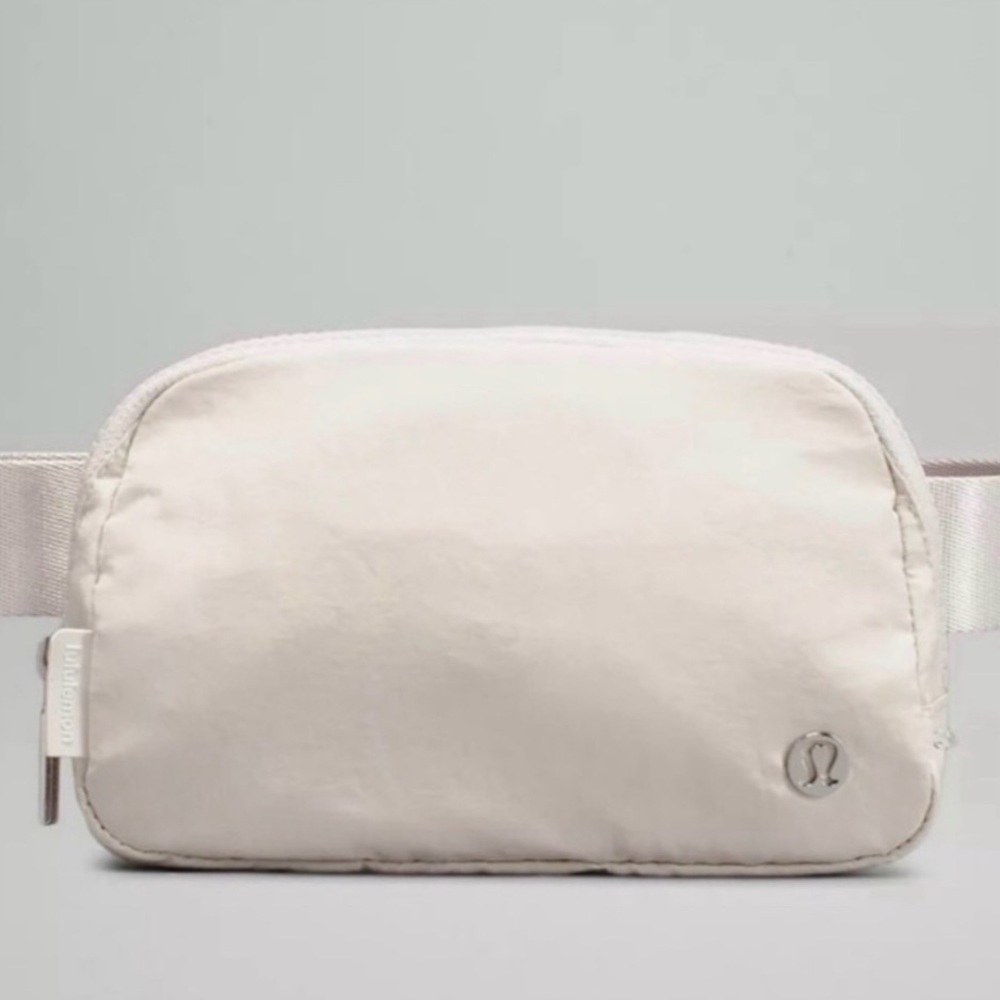 🍋 Lululemon Everywhere Belt Bag in White Opal